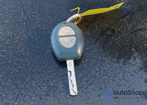 2004 Maserati Coupe Cambiocorsa/Gt z USA, uszkodzony, nr VIN ZAMBC38A240013882